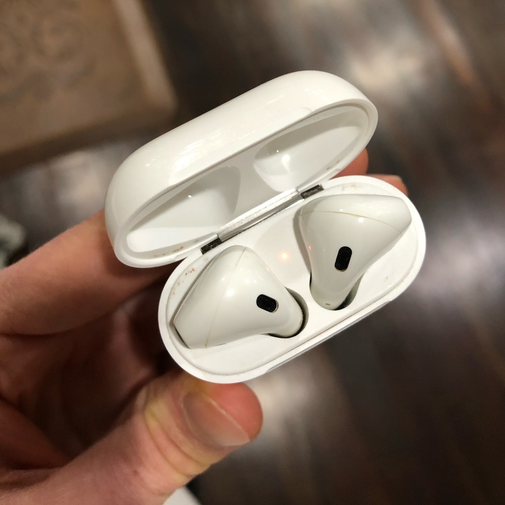 Apple AirPods - Picture 4 of 12
